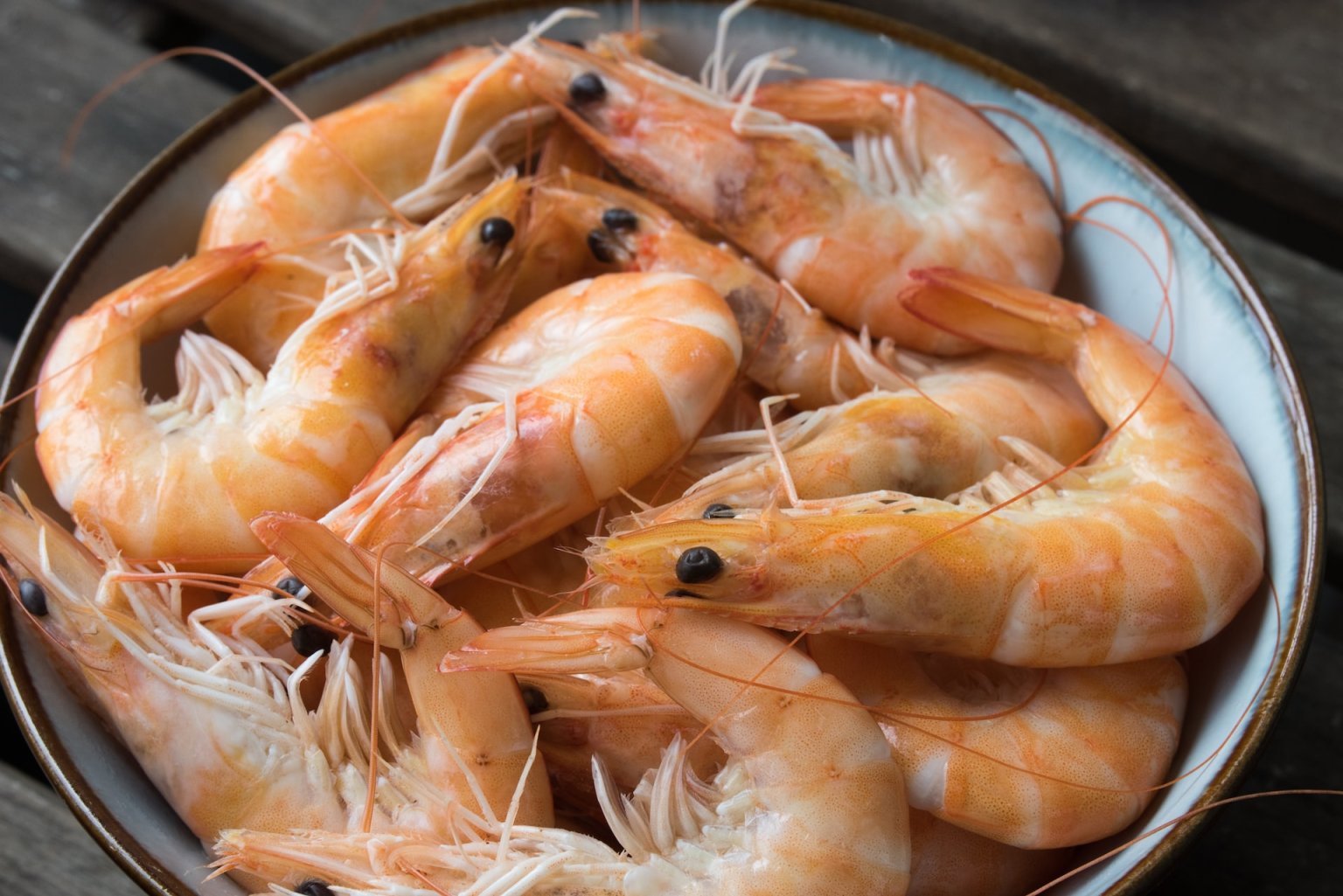 How to Defrost Shrimp in Microwave?