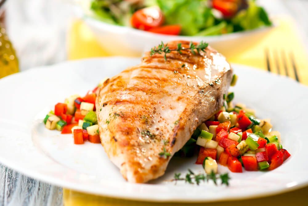 How to Reheat Chicken Breast in Microwave (Easy Steps)