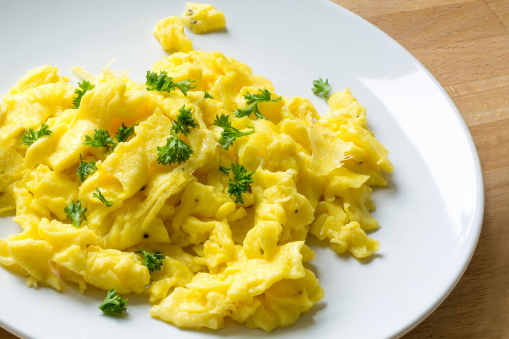 How To Scrambled Eggs in Microwave With Butter (Simple Steps)
